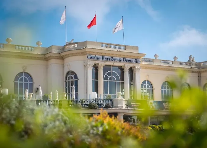 Apartment Centre - 4 Pers - Confort Et Elegance Deauville